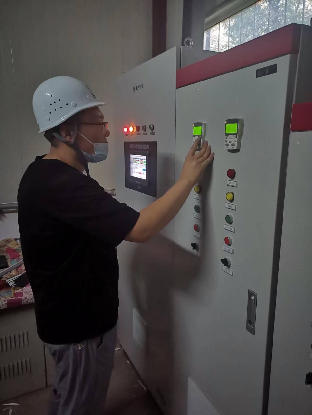 【國慶堅守，此刻我在崗】工大科雅人全力備戰今冬供暖（三）(圖1)